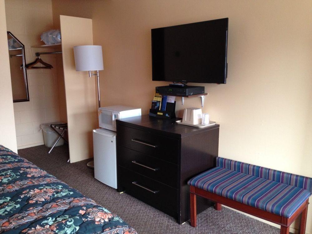 Imperial Motel 2*